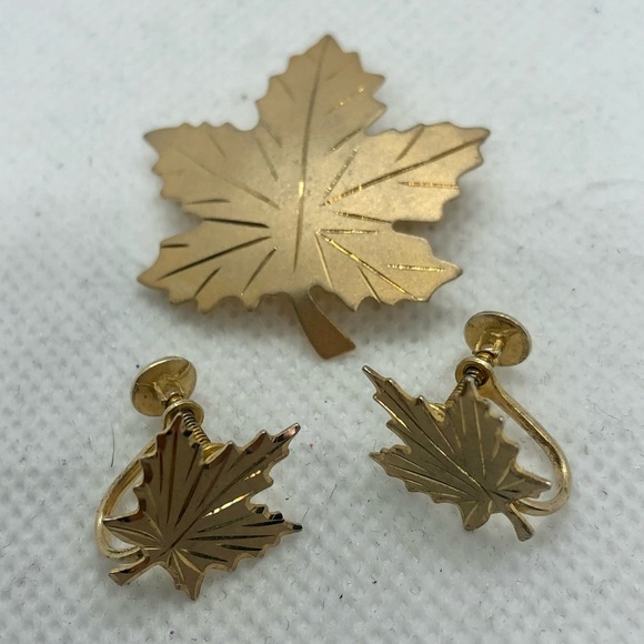 Vintage Bond Boyd 925 Brooch and screw back earrings Maple Leaf Floral. - Picture 1 of 6